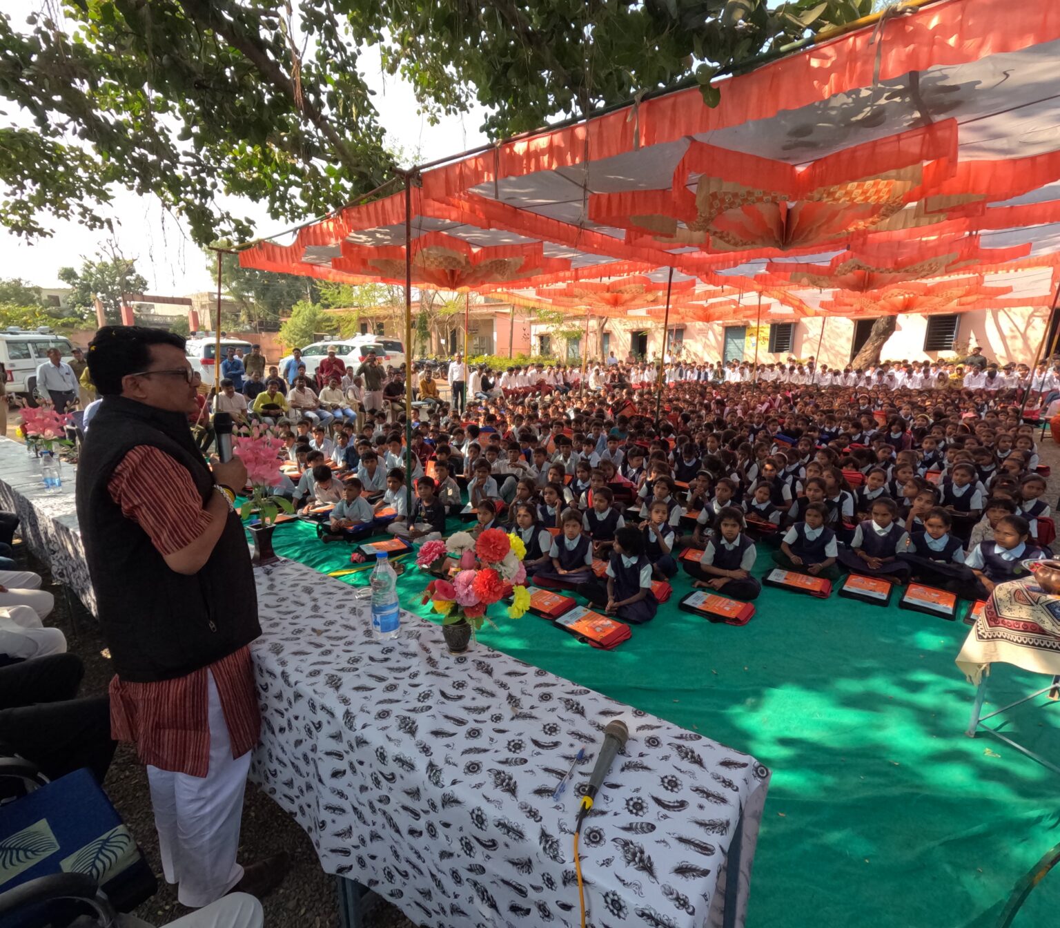 हर बच्चा शिक्षित हो ऐसा कर रहे हैं प्रयास – कैबिनेट मंत्री नागर सिंह चौहान