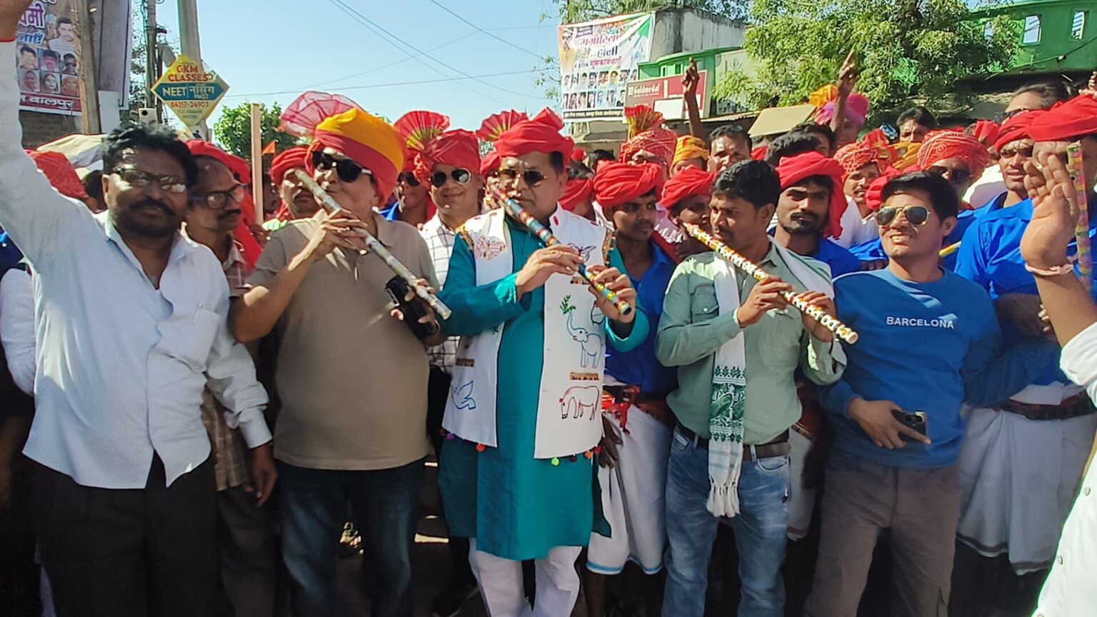 जोबट विधायक सेना महेश पटेल,मुकेश पटेल ने भगोरिया में गैर निकाली