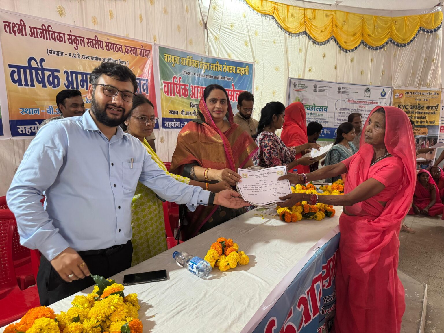 जोबट विधायक ने आजीविका मिशन सम्मेलन में महिलाओं को किया संबोधित