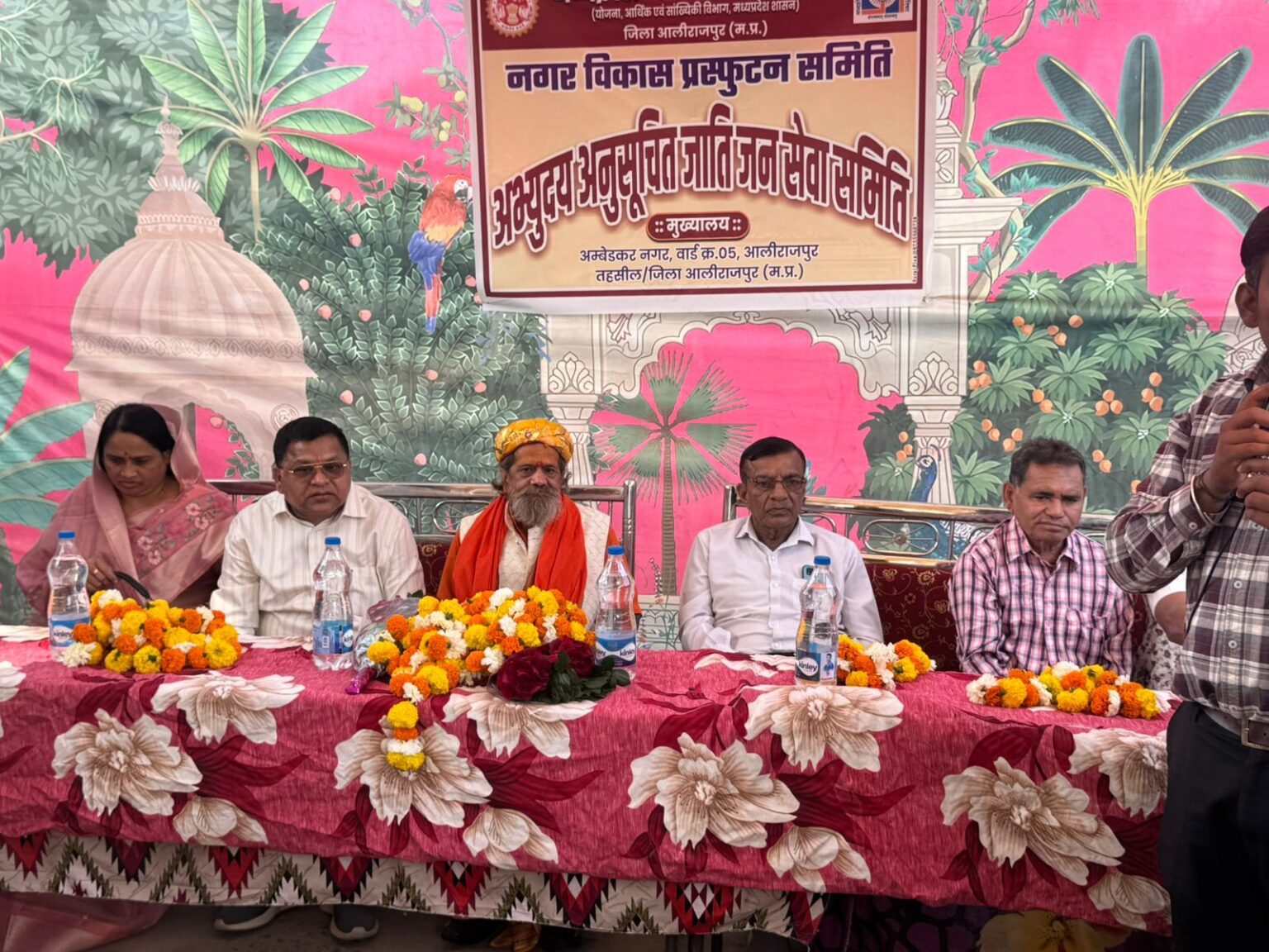 अंबेडकर नगर (तीखी इमली) में चार मंदिरों के जीर्णोद्धार का संकल्प, सुंदरकांड पाठ व भव्य भंडारे का आयोजन